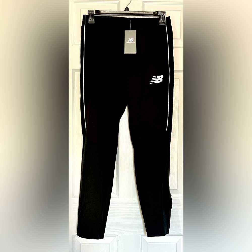 NWT NEW BALANCE All Motion Black and White Athletic Pants Size Small
